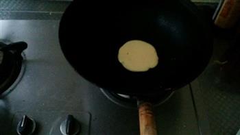 鸡蛋牛奶玉米饼的做法步骤4