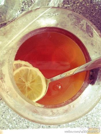 酷爽柠檬冰红茶的做法步骤4