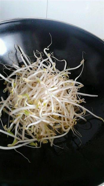 韭菜炒银芽的做法步骤3