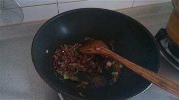 土豆腊肉豆干丁的做法步骤2