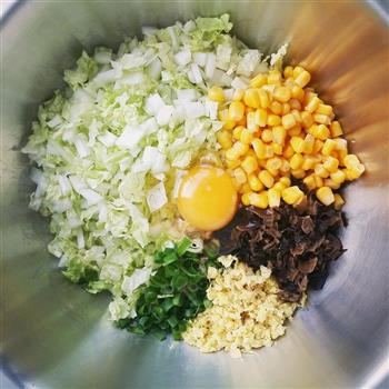 玉米白菜水饺的做法步骤3