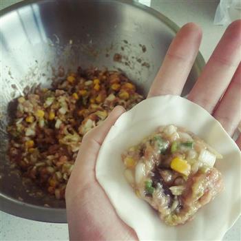 玉米白菜水饺的做法步骤5