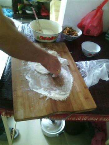 香菇红萝卜瘦肉豇豆煎饼的做法步骤3