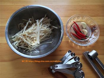 黑椒辣烤金针菇的做法步骤1