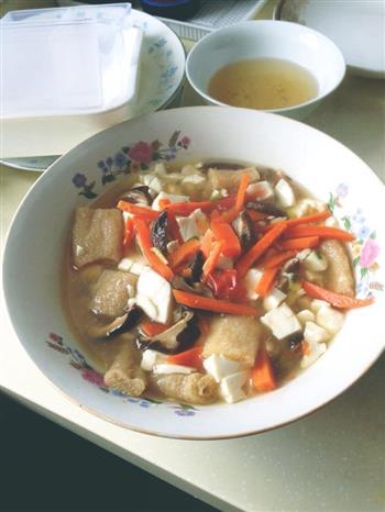 香菇竹荪豆腐汤的做法图解1