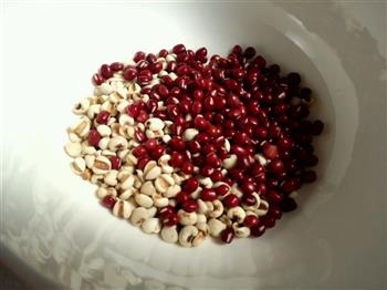 美容养颜又美味-银耳百合桂圆红豆薏米糖水的做法步骤3
