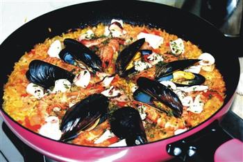 西班牙海鲜饭的做法步骤8