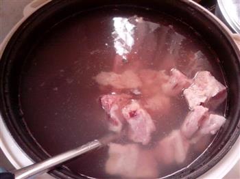 白萝卜花生排骨汤的做法步骤2