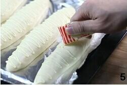 香葱芝士面包条的做法步骤5