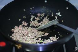 咖喱牛肉酥角的做法步骤3