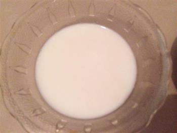 自制牛奶芒果布丁的做法步骤1