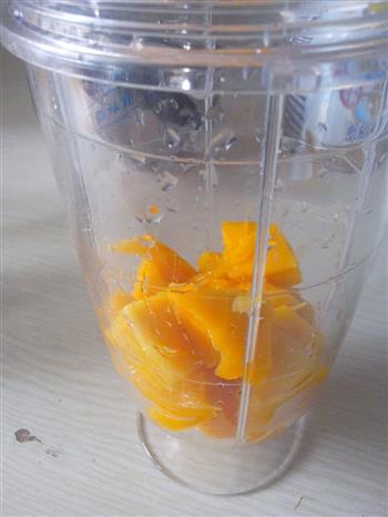 椰浆芒果冰激凌的做法步骤3