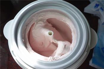 草莓冰淇淋的做法步骤9