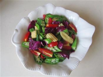 金枪鱼黄秋葵蔬菜沙拉的做法图解5