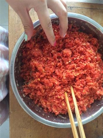 红萝卜牛肉饺子的做法图解15