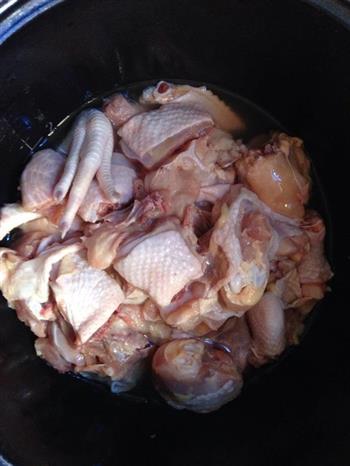 小鸡炖蘑菇的做法步骤1