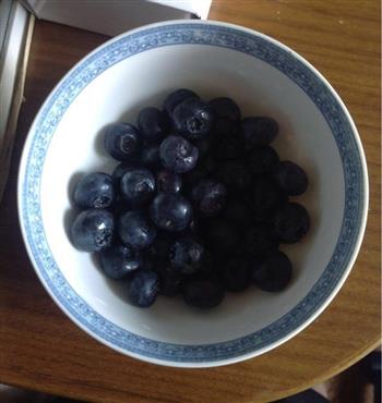 自制蓝莓酱棒棒冰的做法步骤2