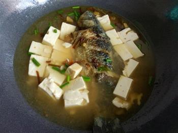 鲫鱼豆腐汤的做法步骤8