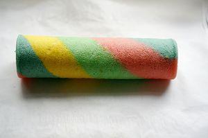 五彩斑斓的彩虹蛋糕卷的做法步骤14