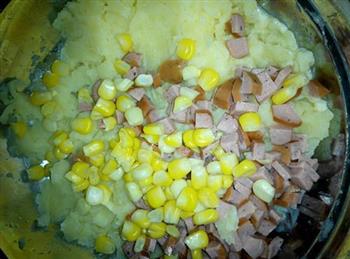 芝士玉米黑椒肠焗土豆泥的做法图解5