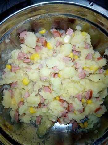 芝士玉米黑椒肠焗土豆泥的做法图解6