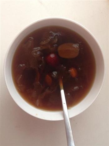 银耳红枣枸杞阿胶汤的做法步骤1