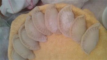 芹菜猪肉香菇饺子的做法图解6