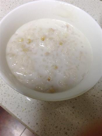 牛奶大米麦仁粥的做法步骤3