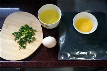 黄油辣紫菜蛋卷的做法步骤1