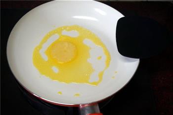 黄油辣紫菜蛋卷的做法步骤6