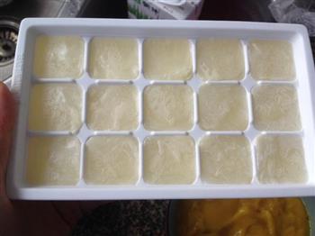 芒果牛奶冰的做法步骤2