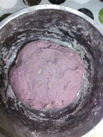 爱的饽饽-紫薯玫瑰花卷的做法步骤3