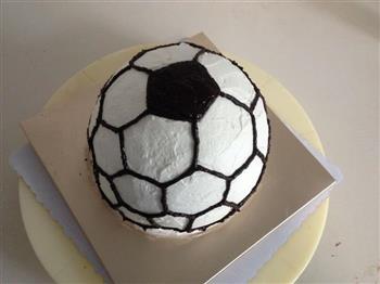 足球蛋糕的做法步骤7