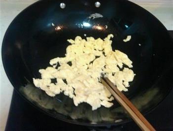 秋葵炒鸡蛋的做法步骤3