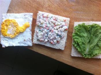 金枪鱼沙拉三明治的做法图解3