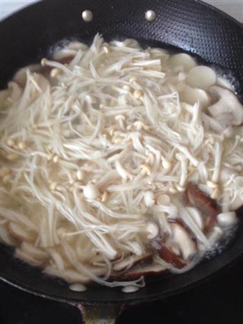 排骨菌菇汤的做法步骤5