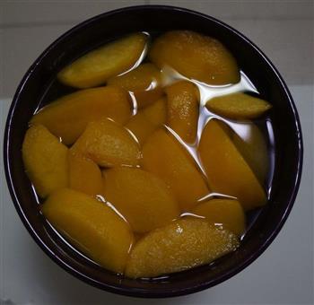 黄桃罐头的做法图解4