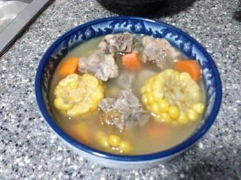 玉米胡萝卜排骨汤的做法步骤9