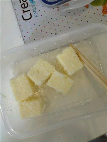 椰丝牛奶小方蛋糕的做法步骤6