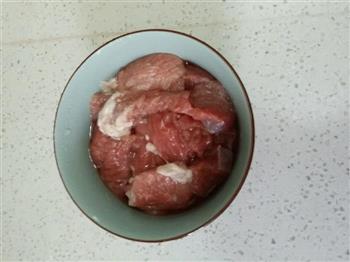 砂锅白萝卜清炖牛肉的做法步骤1