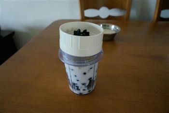 蓝莓酸奶冰淇淋的做法步骤2
