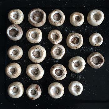 鲜美盐烤蘑菇的做法步骤1