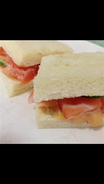 简单三文鱼三明治的做法图解2