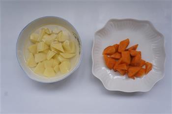 粽香排骨土豆饭的做法图解1