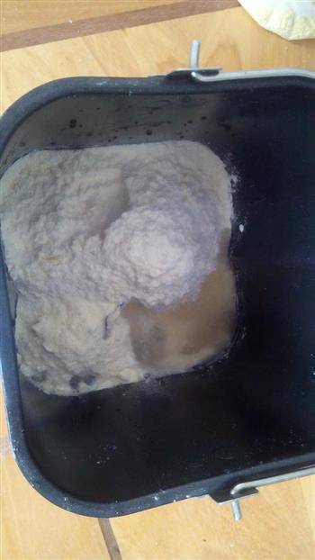 葡萄干奶香面包的做法步骤1