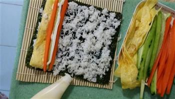 蔬菜寿司卷的做法步骤2