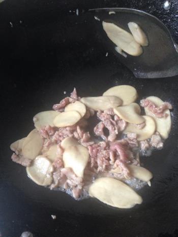 鸡蛋杏鲍菇炒肉的做法图解3