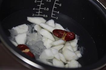 秋季润燥-红枣银耳雪梨汤的做法图解4