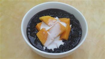 芒果椰浆紫米粥的做法图解1