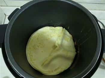 电饭煲自制蛋糕的做法步骤1